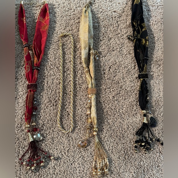 Elegant Gold and Black Tassel Necklace - Picture 2 of 7